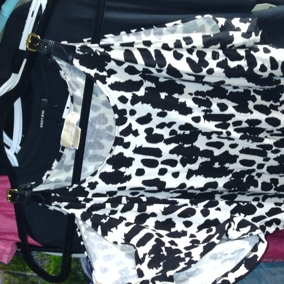 Michael Kors women's black and white cold shoulder short sleeves top Sz small - Picture 15 of 17